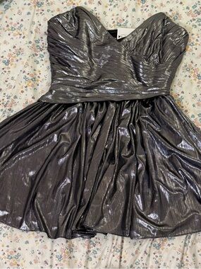 Retrofête Metallic Silver One-Shoulder Party Dress